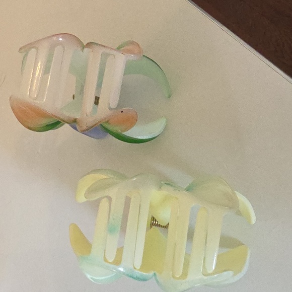 Colorful Flower Hair Clips - Picture 2 of 2